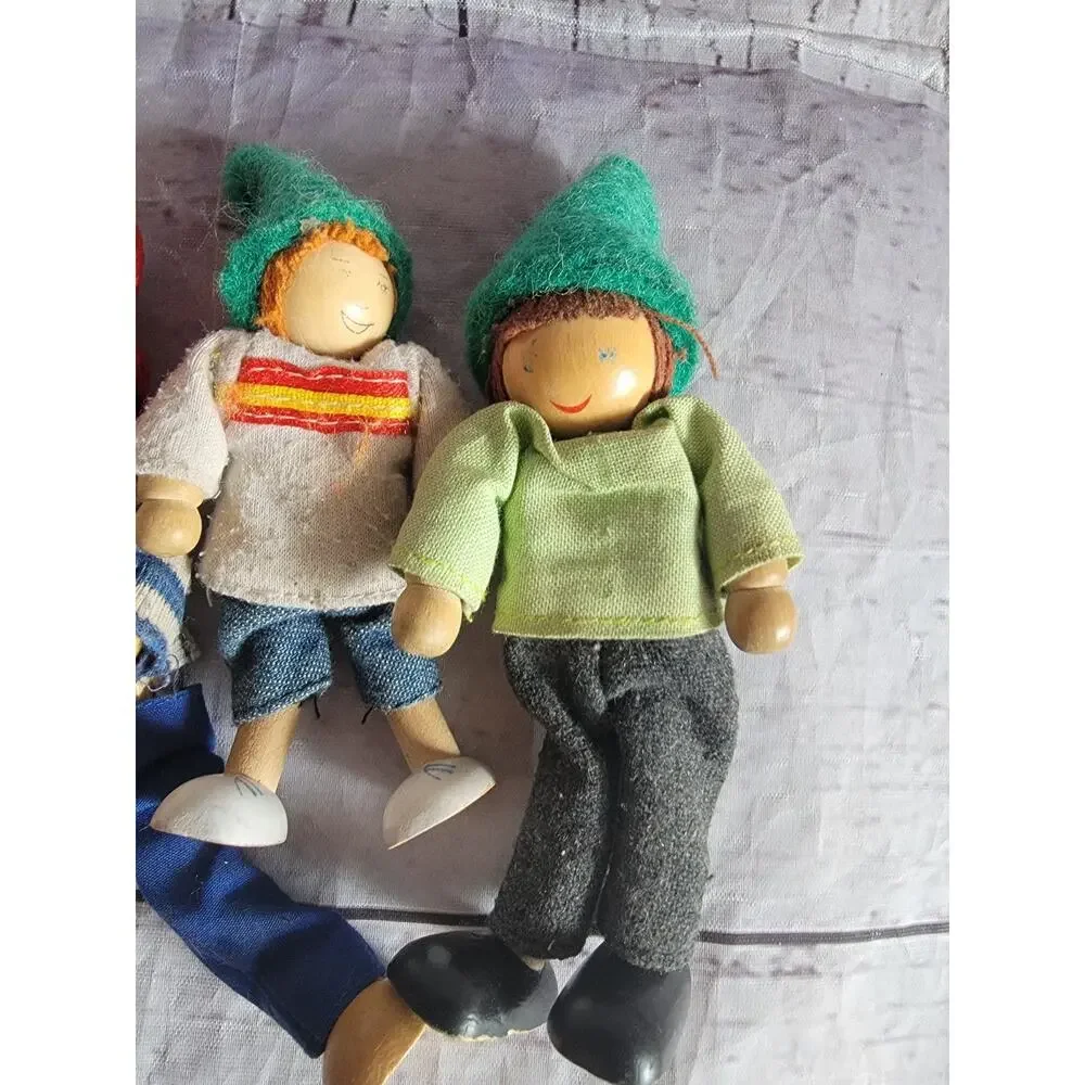 Dollhouse Family Lot 4 Poseable Wood Dolls Figures Toy People Friends READ